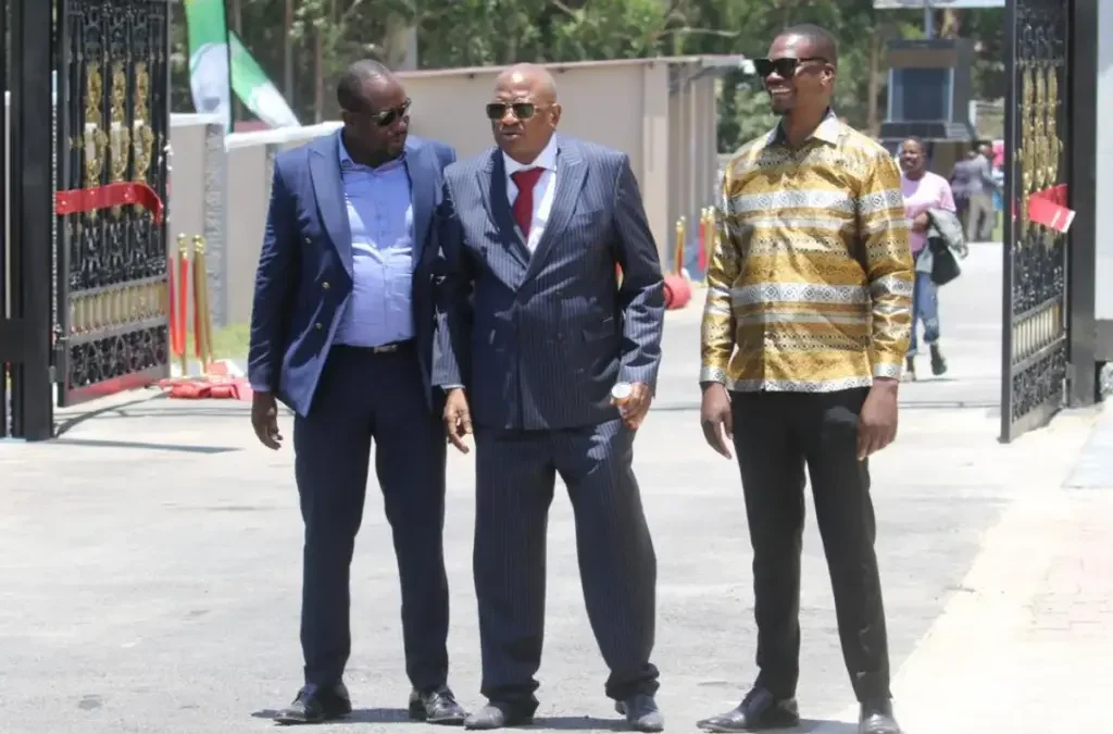 Senator mike chimombe with dr philip chiyangwa 1024x683