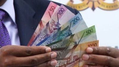 Former Cbk Governor Patrick Njoroge Holding The New Kenyan Notes