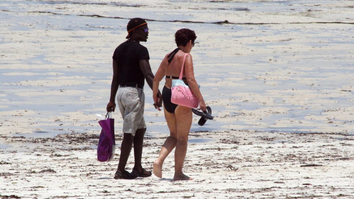 Beach Operators In Kenya With Tourists