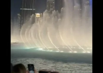 Burj khalifa's danving fountain