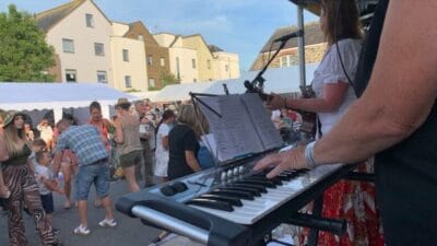 Hear folk music in cornwall