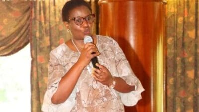 Kawira mwangaza