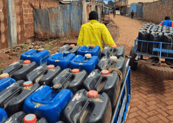 Urban piped water drops to cart water vendors