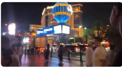 Bellagio fountains shooting