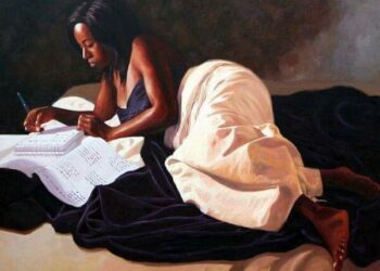 Free woman sleeping in bed photo