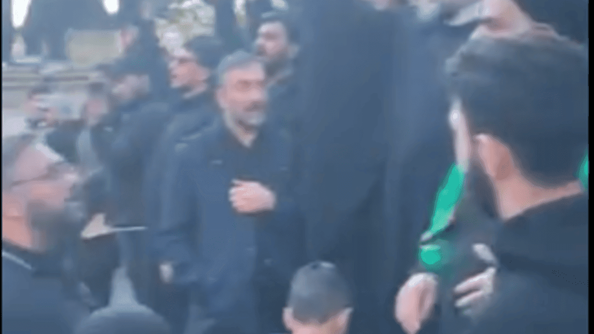 Melbourne. 50,000 muslim migrants chant together, “we are awaiting orders”