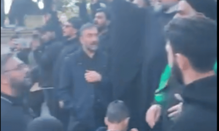 Melbourne. 50,000 muslim migrants chant together, “we are awaiting orders”