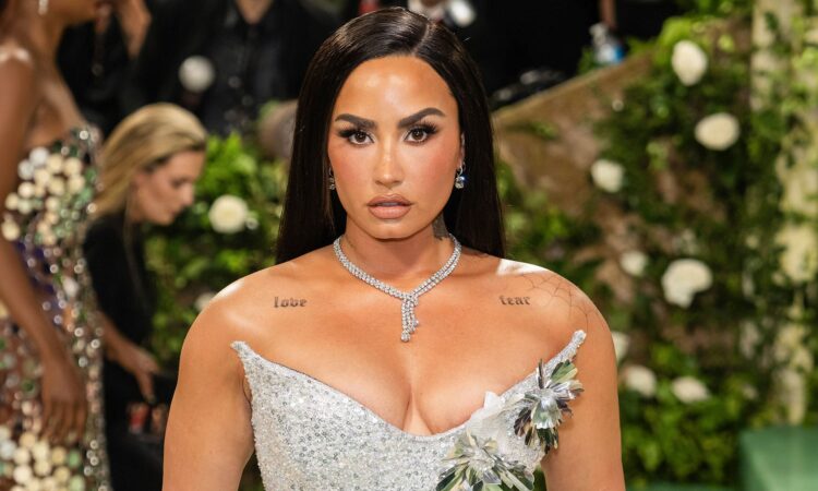Demi lovato go fast track