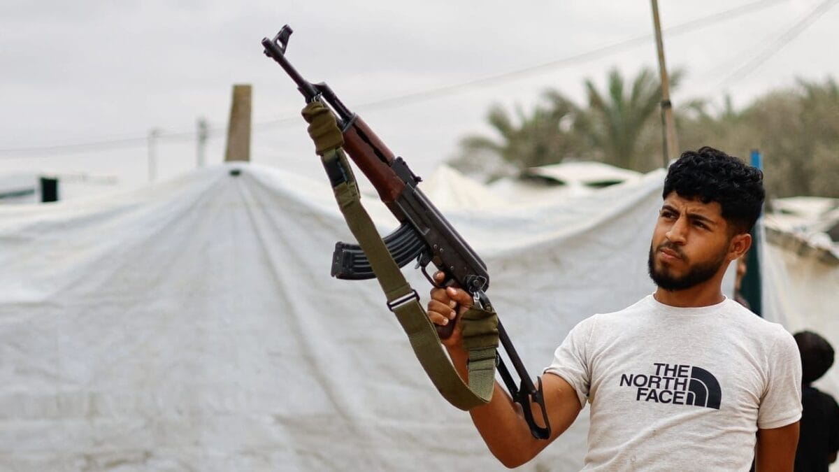 Local palestines fighting hamas