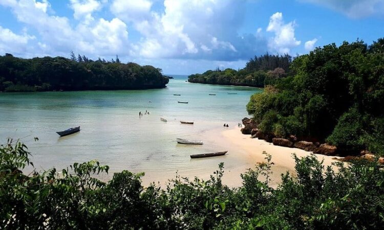 Takaungu beach