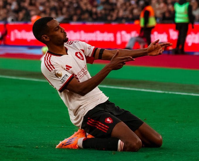 Liverpools alexander isak photo
