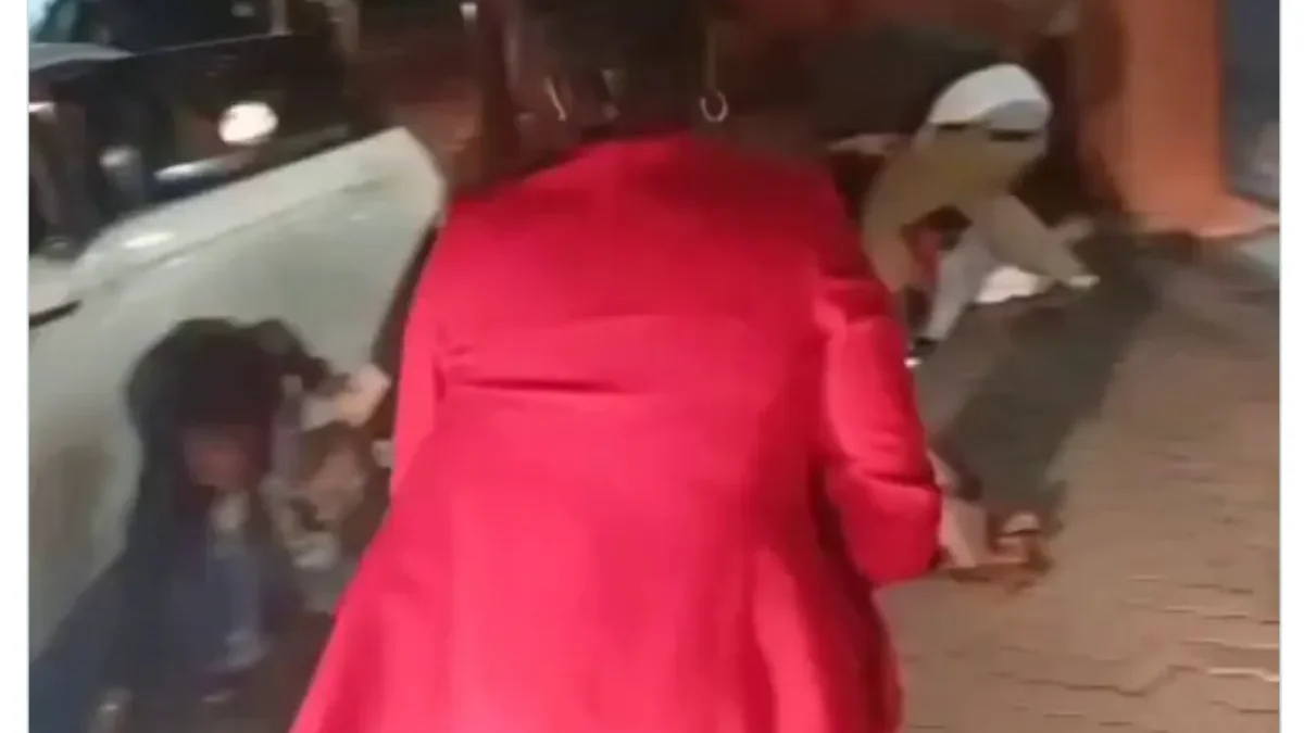 Women slayqueens fight uber driver over nonpayment