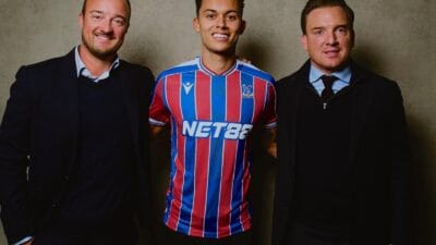 Brennan Johnson takes his first photo as Crystal palace player