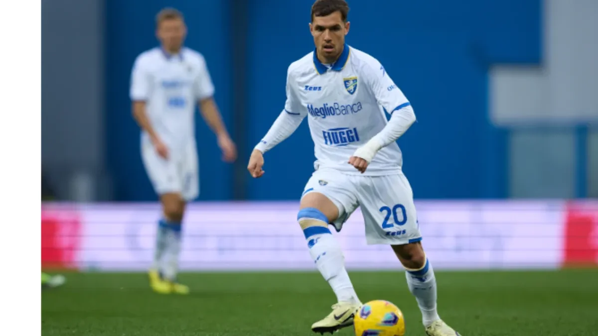 Hellas Verona have signed Pol Lirola