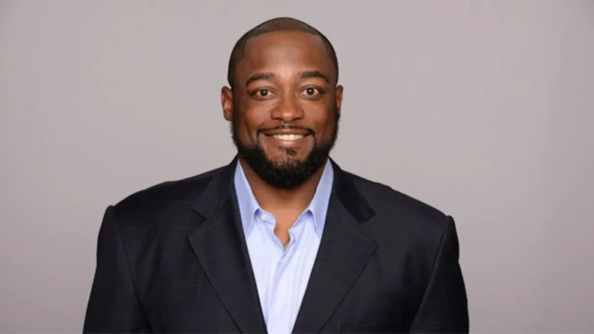 Mendenhall Defends Steelers Coach Mike Tomlin