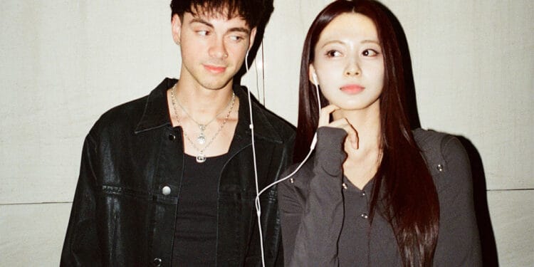 Corbyn besson tzuyu twice blink