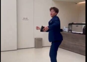 Huawei hand gesture photo