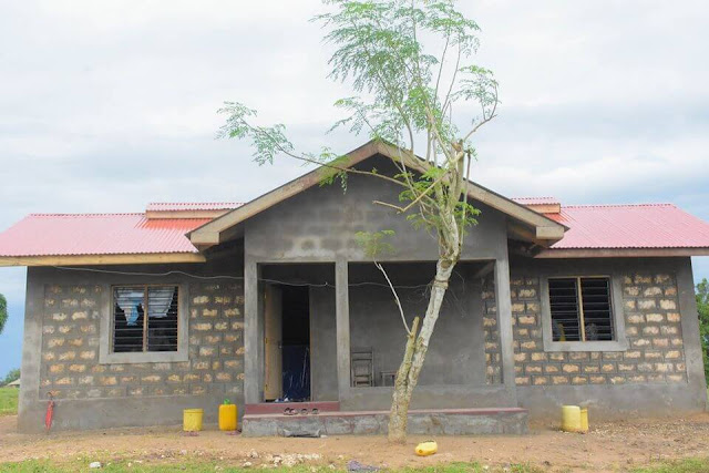 Governor Amason Kingi fulfils his house construction pledge to the family who gave birth to quadruplets. Governor Amason Kingi fulfils his house construction pledge to the family who gave birth to quadruplets.