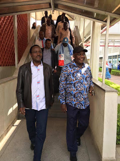 Omar Hassan and Hezron Awiti fight infront of their leader Kalonzo Musyoka in Mombasa.
