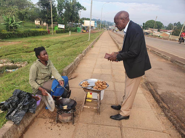 Bonny Khalwale under-fire for issuing ” handouts” saying its empowerment -Sirisia
