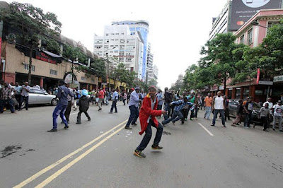 Do the Police responsible for protest chaos? Kisumu today held a peaceful demo, no looting, without Police officers. #NasaDemos