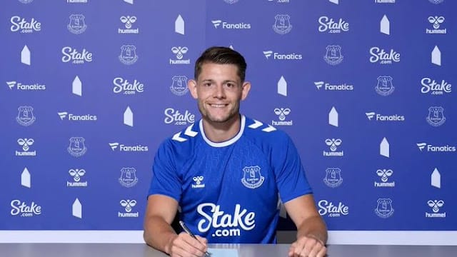 Everton players being signed at Old trafford