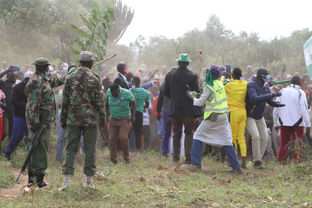 [VIDEO] Police Overpowered by Gor fans during the burial of Ohangla queen Lady Maureen, Kopanga Village