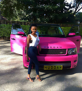 Huddah Monroe surprises her boyfirend with a new Range rover. PHOTO | BANA Big booty socialite surprises her boyfriend with a brand new Range Rover. PHOTO | BANA.