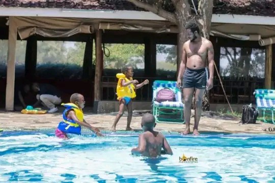 Churchill Show comedian Professor Hamo and kids photo