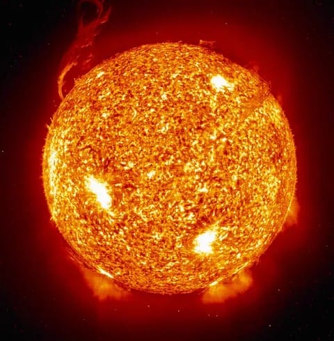 China fires its own artificial sun, 7 times hotter than the real Sun burning at 120 million degrees