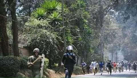 Police ran for their safety after being overpowered by late Abenny Jachiga fans