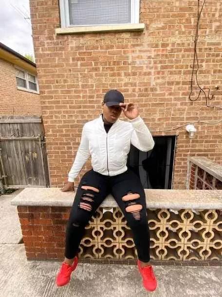 A bootylicious Man rocks the streets with Curvaceous display raising eyebrows