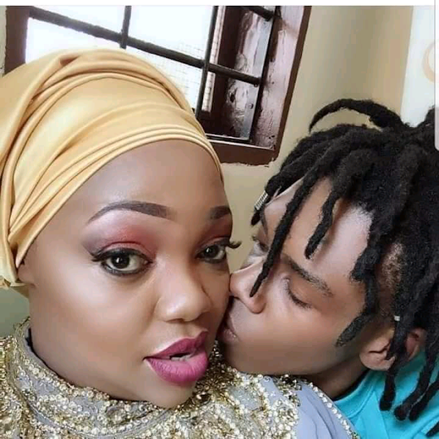 Young man, 19,  marries a woman, 40, photo