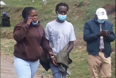 Drama ensued after a man snatched a phone from Police Woman, later arrested