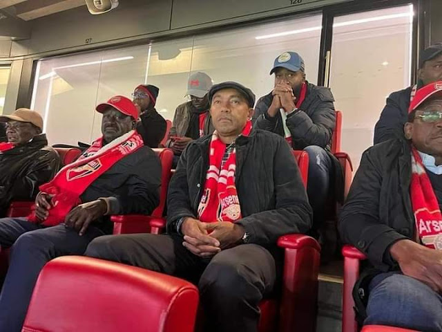 Raila Odinga live at Emirates Stadium to watch Arsenal vs Liverpool live photo Bad Omen!! Mapepo, Arsenal fans blames Raila Odinga for the loss against Liverpool