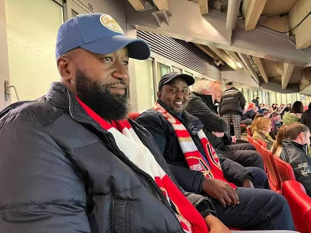Raila Odinga live at Emirates Stadium to watch Arsenal vs Liverpool live photo Bad Omen!! Mapepo, Arsenal fans blames Raila Odinga for the loss against Liverpool