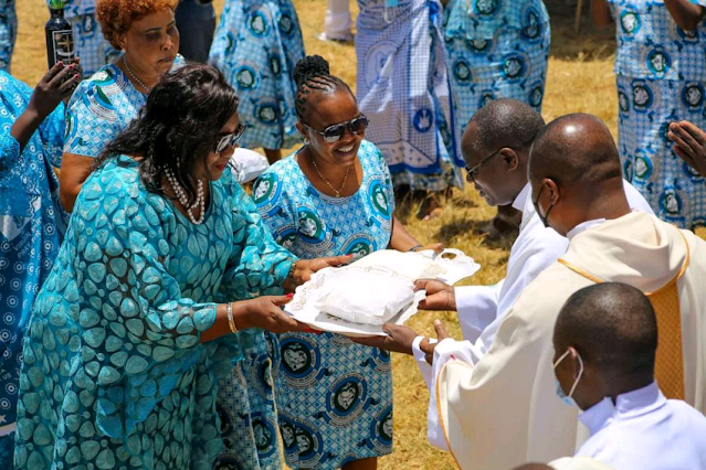 Ida Odinga Heckled in Meru in a church event