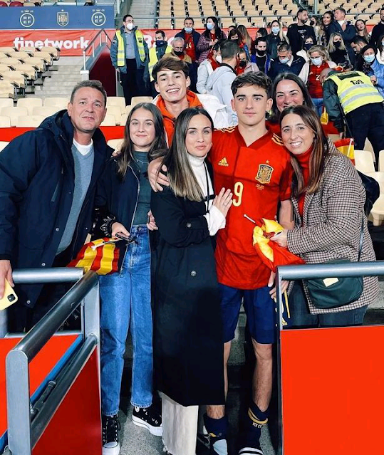 Gerard Pique and Shakira divorce. Gerard Pique did not sleep with Pablo Gavi's mother as trending on social media Gerard Pique and Shakira divorce. Gerard Pique did not sleep with Pablo Gavi's mother as trending on social media