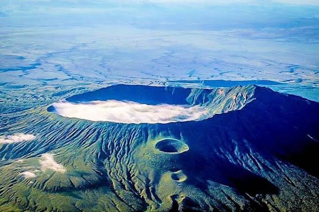 Mount Longonot volcano erupts today video Mount Longonot volcano erupts today video and photos