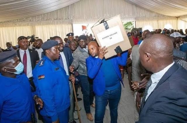 Jalango dumps Raila for Ruto Jalango dumps Raila for Ruto