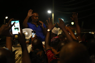 #JohoArrest: “Senator Omar Hassan participated in Governor Joho Arrest.” Angry Youth shouted outside Urban Police.