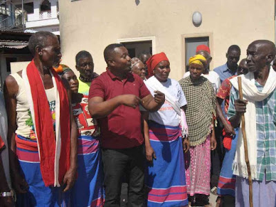 Former Kilifi Deputy Governor Kennedy Kamto (C) with Mijikenda Kaya elders during a meeting at Moffat hotel in Nyali, Mombasa, October 13, 2017. /ALPHONCE GARI Former Kilifi Deputy Governor Kennedy Kamto (C) with Mijikenda Kaya elders during a meeting at Moffat hotel in Nyali, Mombasa, October 13, 2017. /ALPHONCE GARI