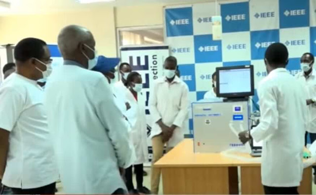 Kenyatta University students giving out prototype. PHOTO | RMS Kenyatta University students giving out prototype. PHOTO | RMS
