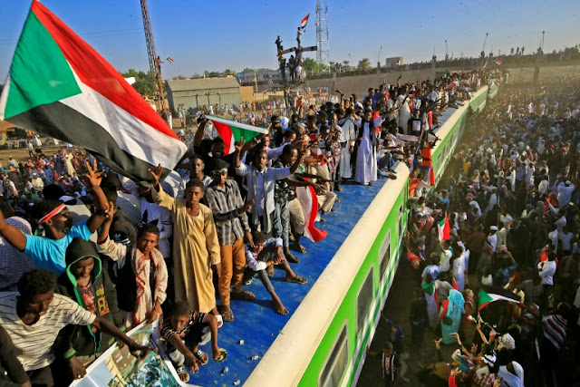 Sudanese celebrate their freedom from the Dictator Omal Al-Bashir -Khartoum