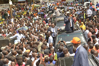 Raila Odinga in Kisii as he cools down the people at Gusii stadium. PHOTO | RAO Raila Odinga in Kisii as he cools down the people at Gusii stadium. PHOTO | RAO