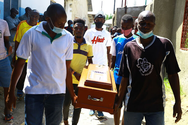 Wesley Momanyi, a barber at Mbungoni How Mbungoni Police officers’ Sh 1000 bribe led to the death of Wesley Momanyis’ baby boy