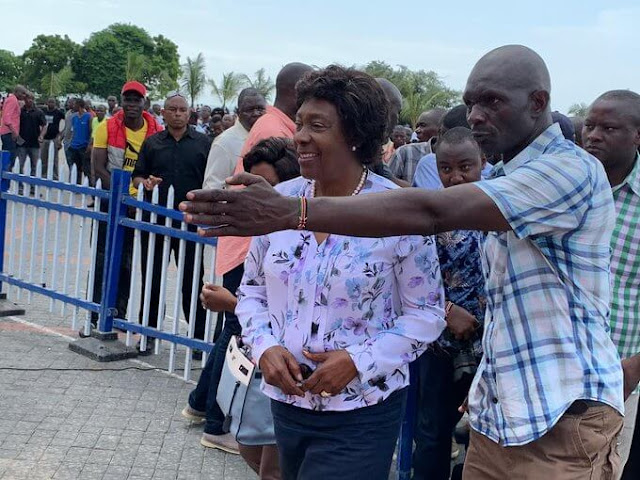 Chaos broke up in Mombasa BBI rally entrance when TangaTanga MPs led by Moses Kuria booed on their arrival