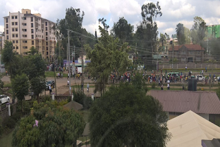 Dagoretti and Ngong residents demonstrate following road worst condition. PHOTO | Courtesy @ Ma3Route The resident protested against a hiden contractor who did not finish the road repairs.