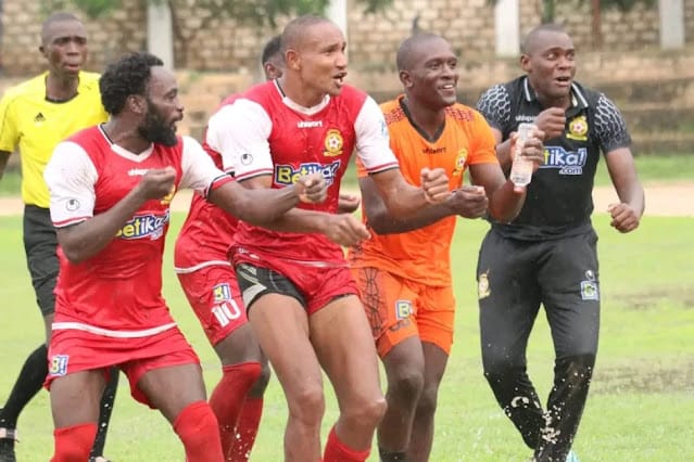 Musa Mohammed, the captain of Police FC with team mates Musa Mohammed, the captain of Police FC with team mates