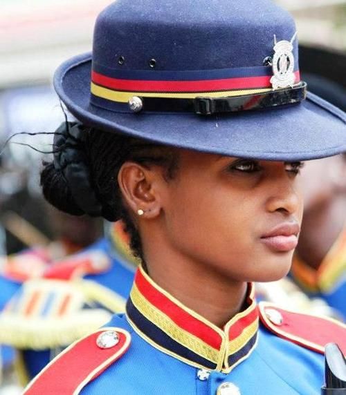Cute and beautiful police officer in Kenya photo Cute and beautiful police officer in Kenya photo